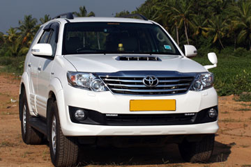 Fortuner Book in Pathankot